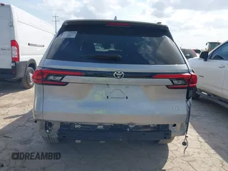 2024 Toyota Highlander XLE with VIN 5TDAAAA55RS017176, listed as a IAAI auction lot 42038401 with 14 mi miles and . Bid and sale history available at DreamBid. Image 16.