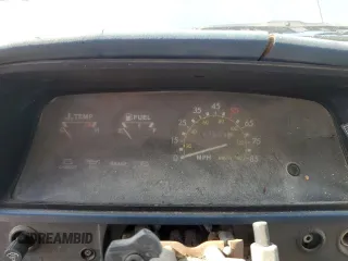 1983 Toyota Pickup z VIN JT4RN48D0D0062446, wystawiony jako Copart lot #59037805 z przebiegiem 157 999 mil mil oraz Czysty tytuł • Clean title. Historia ofert i sprzedaży dostępna na DreamBid. Obrazek 9.