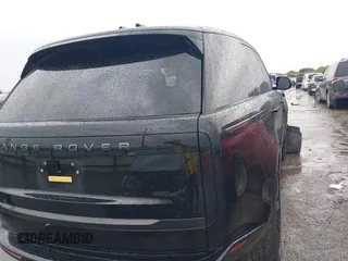2025 Land Rover Range Rover SE z VIN SALKP9FU0SA277143, wystawiony jako IAAI lot #41881948 z przebiegiem 2 471 mil mil oraz . Historia ofert i sprzedaży dostępna na DreamBid. Obrazek 15.