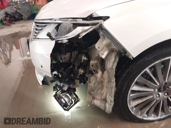 2014 Lincoln MKZ with VIN 3LN6L2J92ER836146, listed as a IAAI auction lot 41583343 with 130,613 mi miles. Bid and sale history available at carsss.com. Image 18.