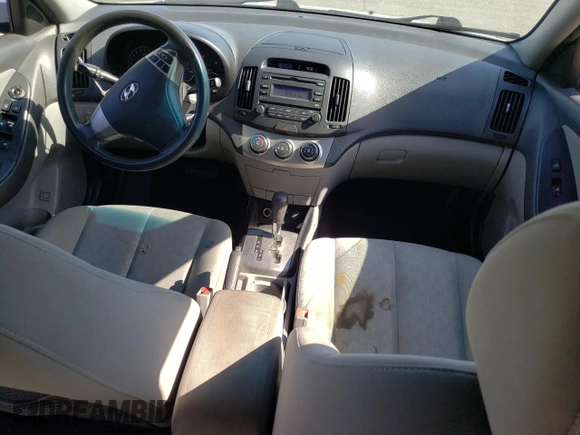 2010 Hyundai Elantra GLS z VIN KMHDU4AD1AU940571, wystawiony jako Copart lot #60626355 z przebiegiem 216 393 mil mil oraz Szkoda całkowita • Salvage title. Historia ofert i sprzedaży dostępna na DreamBid. Obrazek 8.