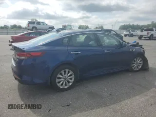 2018 Kia Optima S z VIN 5XXGT4L33JG226861, wystawiony jako Copart lot #60978105 z przebiegiem Nie podano mil oraz Szkoda całkowita • Salvage title. Historia ofert i sprzedaży dostępna na DreamBid. Obrazek 3.