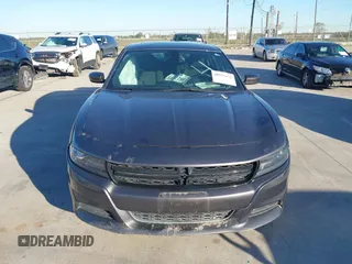 2015 Dodge Charger SXT z VIN 2C3CDXJG1FH746276, wystawiony jako IAAI lot #40925452 z przebiegiem 121 070 mil mil oraz . Historia ofert i sprzedaży dostępna na DreamBid. Obrazek 12.
