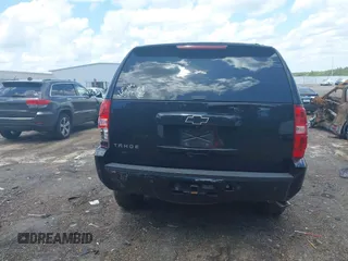 2013 Chevrolet Tahoe LT z VIN 1GNSCBE09DR366696, wystawiony jako IAAI lot #42201250 z przebiegiem 199 105 mil mil oraz . Historia ofert i sprzedaży dostępna na DreamBid. Obrazek 17.