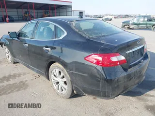 2013 Infiniti M with VIN JN1BY1AR3DM600436, listed as a IAAI auction lot 42031696 with 114,637 mi miles and . Bid and sale history available at DreamBid. Image 3.