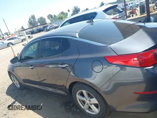 2015 Kia Optima LX z VIN KNAGM4A72F5621710, wystawiony jako IAAI lot #42171130 z przebiegiem 131 924 mil mil oraz . Historia ofert i sprzedaży dostępna na DreamBid. Obrazek 15.
