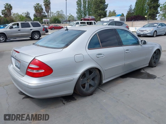 2004 Mercedes-Benz E-Class 5.0L with VIN WDBUF70J64A433838, listed as a IAAI auction lot 42108575 with 1 mi miles. Bid and sale history available at carsss.com. Image 4.
