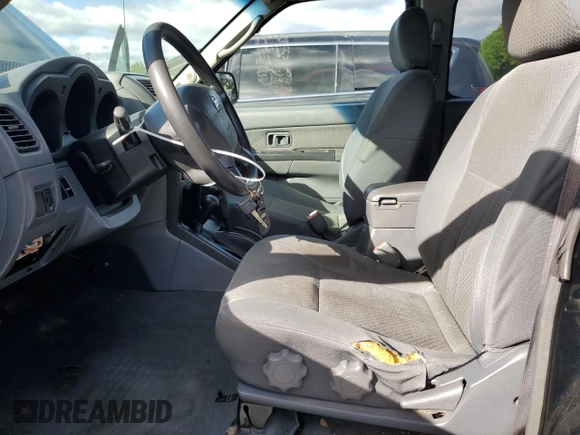 2004 Nissan Xterra XE z VIN 5N1ED28YX4C645187, wystawiony jako Copart lot #58788215 z przebiegiem 168 720 mil mil oraz Czysty tytuł • Clean title. Historia ofert i sprzedaży dostępna na DreamBid. Obrazek 7.