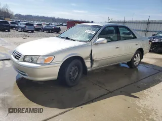 2000 Toyota Camry CE with VIN JT2BG22K9Y0520572, listed as a Copart auction lot 51062815 with 130,878 mi miles and Salvage Title. Bid and sale history available at carsss.com. Image 1.