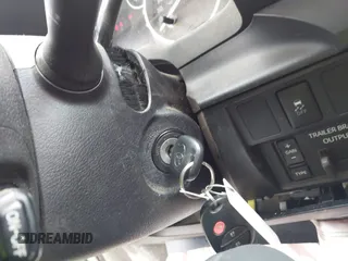 2017 Toyota Tundra SR z VIN 5TFUY5F12HX602084, wystawiony jako IAAI lot #41946571 z przebiegiem 94 271 mil mil oraz . Historia ofert i sprzedaży dostępna na DreamBid. Obrazek 11.