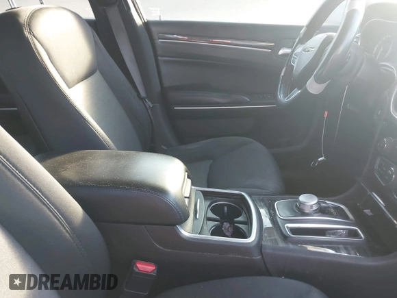 2018 Chrysler 300 Touring L with VIN 2C3CCAAG6JH249846, listed as a IAAI auction lot 41781511 with 95,121 mi miles. Bid and sale history available at carsss.com. Image 5.
