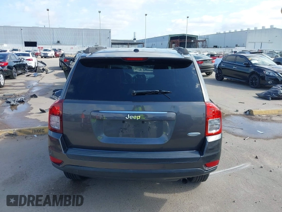 2016 Jeep Compass Latitude z VIN 1C4NJCEA2GD665636, wystawiony jako IAAI lot #42054222 z przebiegiem 155 071 mil mil oraz . Historia ofert i sprzedaży dostępna na DreamBid. Obrazek 17.