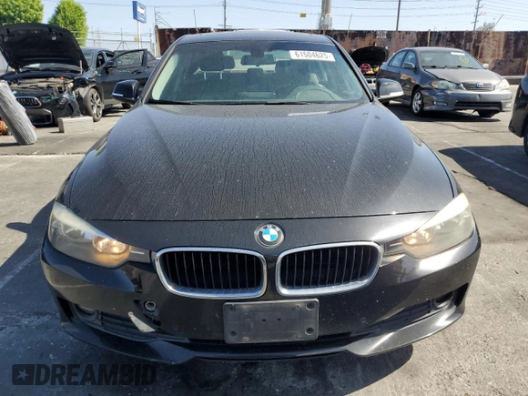 2014 BMW 3 Series 320i with VIN WBA3B1C56EP678722, listed as a Copart auction lot 61504625 with 158,903 mi miles and Clean title. Bid and sale history available at DreamBid. Image 5.