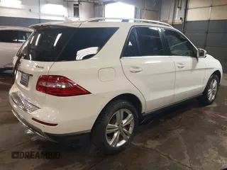 2014 Mercedes-Benz M 350 z VIN 4JGDA5HB4EA335552, wystawiony jako IAAI lot #41710609 z przebiegiem 156 523 mil mil oraz . Historia ofert i sprzedaży dostępna na DreamBid. Obrazek 4.