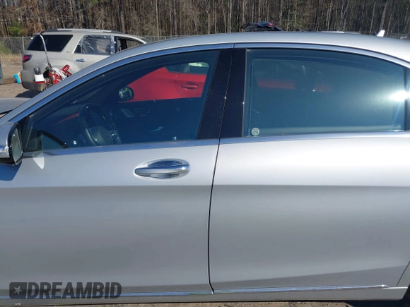 2018 Mercedes-Benz S 560 with VIN WDDUG8DB6JA421486, listed as a IAAI auction lot 41784582 with 21,379 mi miles and . Bid and sale history available at carsss.com. Image 13.
