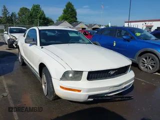 2005 Ford Mustang Deluxe with VIN 1ZVFT80NX55112484, listed as a IAAI auction lot 42448716 with 143,222 mi miles and . Bid and sale history available at DreamBid. Image 1.