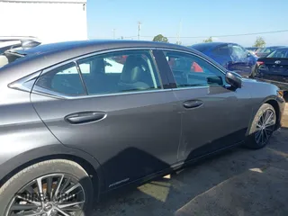 2022 Lexus ES 300h with VIN 58ADA1C15NU026266, listed as a IAAI auction lot 42121610 with 18,059 mi miles and . Bid and sale history available at DreamBid. Image 13.