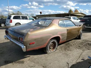 1973 Plymouth Valiant z VIN VL29G3B227366, wystawiony jako Copart lot #74797124 z przebiegiem 87 122 mil mil oraz Szkoda całkowita • Salvage title. Historia ofert i sprzedaży dostępna na DreamBid. Obrazek 3.