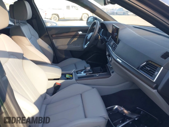 2024 Audi Q5 S line Premium Plus с VIN WA1E2AFY3R2095166, выставлен на аукционе IAAI как лот 41652110 с пробегом 531 миль миль и . История ставок и продаж доступна на DreamBid. Изображение 5.