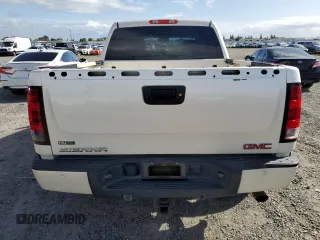 2010 GMC Sierra 1500 Denali z VIN 3GTRKXE20AG280035, wystawiony jako Copart lot #51327485 z przebiegiem 290 600 mil mil oraz Szkoda całkowita • Salvage title. Historia ofert i sprzedaży dostępna na DreamBid. Obrazek 6.