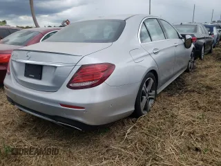 2017 Mercedes-Benz E-Class E 300 Luxury with VIN WDDZF4JB8HA047804, listed as a Copart auction lot 62240402 with Not Provided miles. Bid and sale history available at carsss.com. Image 4.