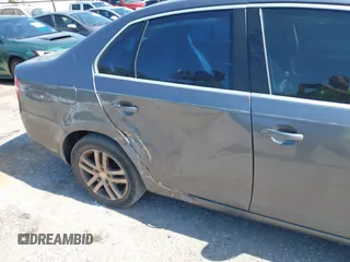 2006 Volkswagen Jetta 2.5L с VIN 3VWDF71K56M629751, выставлен на аукционе IAAI как лот 42796529 с пробегом 156 369 миль миль и . История ставок и продаж доступна на DreamBid. Изображение 6.