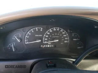 1997 Ford Explorer XL z VIN 1FMDU32E7VZB27827, wystawiony jako Copart lot #88686485 z przebiegiem 237 485 mil mil oraz Szkoda całkowita • Salvage title. Historia ofert i sprzedaży dostępna na DreamBid. Obrazek 9.