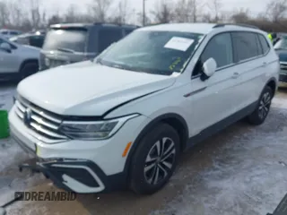 2024 Volkswagen Tiguan S с VIN 3VVFB7AX1RM103822, выставлен на аукционе IAAI как лот 41364247 с пробегом 10 407 миль миль и . История ставок и продаж доступна на DreamBid. Изображение 17.