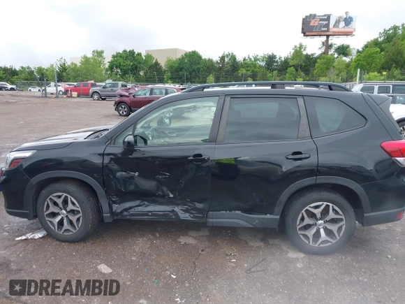 2021 Subaru Forester Premium with VIN JF2SKAJC7MH565601, listed as a IAAI auction lot 42202360 with 85,792 mi miles and . Bid and sale history available at DreamBid. Image 14.