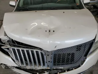 2011 Lincoln MKX with VIN 2LMDJ8JK4BBJ28692, listed as a Copart auction lot 53305785 with 127,939 mi miles and Salvage Title. Bid and sale history available at carsss.com. Image 12.
