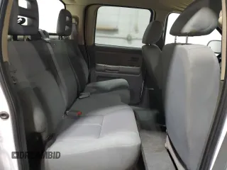 2005 Dodge Dakota SLT z VIN 1D7HW48K15S245809, wystawiony jako Copart lot #76278454 z przebiegiem 213 993 mil mil oraz Czysty tytuł • Clean title. Historia ofert i sprzedaży dostępna na DreamBid. Obrazek 10.