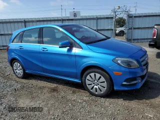 2015 Mercedes-Benz B with VIN WDDVP9AB1FJ004895, listed as a Copart auction lot 57722734 with 71,627 mi miles. Bid and sale history available at carsss.com. Image 4.