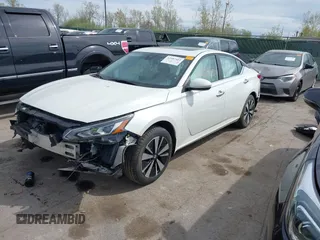 2021 Nissan Altima SV z VIN 1N4BL4DW7MN372228, wystawiony jako IAAI lot #42107453 z przebiegiem 64 885 mil mil oraz . Historia ofert i sprzedaży dostępna na DreamBid. Obrazek 2.
