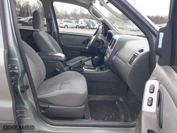 2007 Ford Escape XLT with VIN 1FMYU931X7KA51242, listed as a IAAI auction lot 41606245 with 1 mi miles. Bid and sale history available at carsss.com. Image 5.