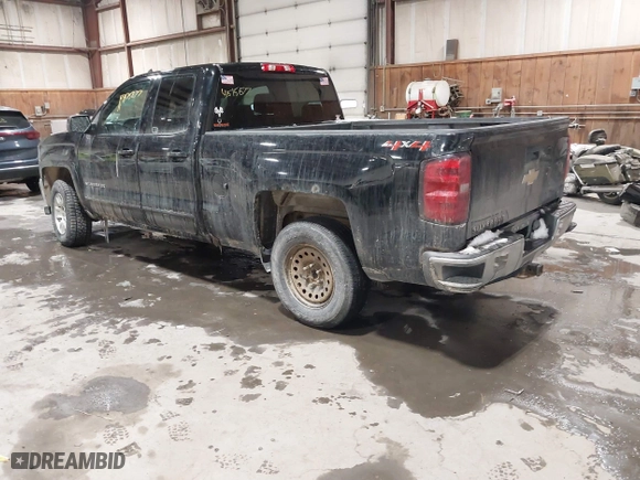 2018 Chevrolet Silverado 1500 LT with VIN 1GCVKREC1JZ311828, listed as a IAAI auction lot 41515677 with 177,667 mi miles. Bid and sale history available at carsss.com. Image 3.