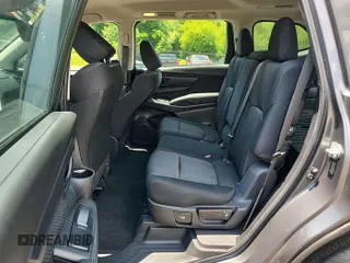 2023 Subaru Ascent Premium z VIN 4S4WMAAD2P3404850, wystawiony jako IAAI lot #42843897 z przebiegiem 22 509 mil mil oraz . Historia ofert i sprzedaży dostępna na DreamBid. Obrazek 12.
