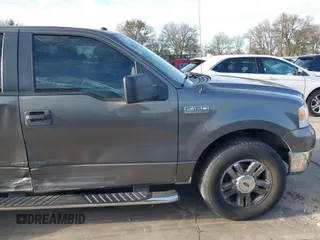 2008 Ford F-150 XLT z VIN 1FTPX14V38FA57291, wystawiony jako IAAI lot #41290111 z przebiegiem 189 010 mil mil oraz . Historia ofert i sprzedaży dostępna na DreamBid. Obrazek 18.