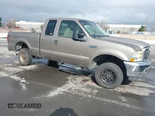 2002 Ford Super Duty F-250 XL with VIN 1FTNX21F32EA85650, listed as a IAAI auction lot 41534012 with 1 mi miles. Bid and sale history available at carsss.com. Image 1.