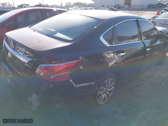2013 Nissan Altima 2.5 SL with VIN 1N4AL3AP5DC911671, listed as a IAAI auction lot 41036210 with 197,080 mi miles. Bid and sale history available at carsss.com. Image 4.