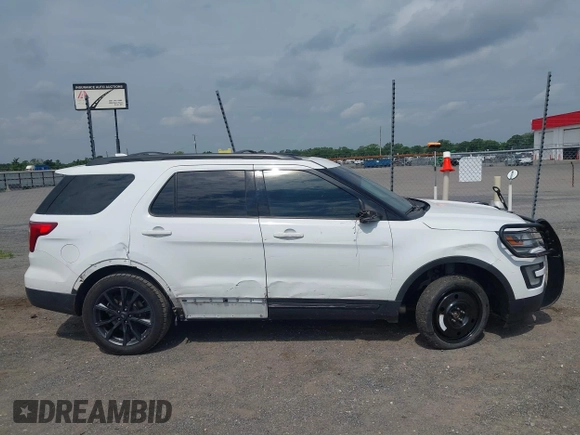 2017 Ford Explorer XLT with VIN 1FM5K8D82HGB60829, listed as a IAAI auction lot 42404369 with 73,258 mi miles and . Bid and sale history available at DreamBid. Image 13.