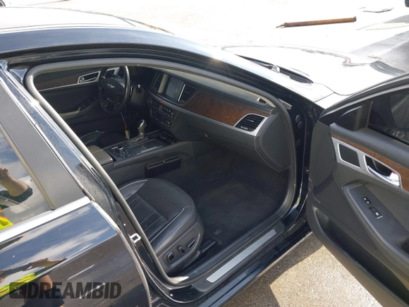 2015 Hyundai Genesis 3.8L with VIN KMHGN4JE3FU080540, listed as a IAAI auction lot 39274450 with 144,269 mi miles. Bid and sale history available at carsss.com. Image 5.