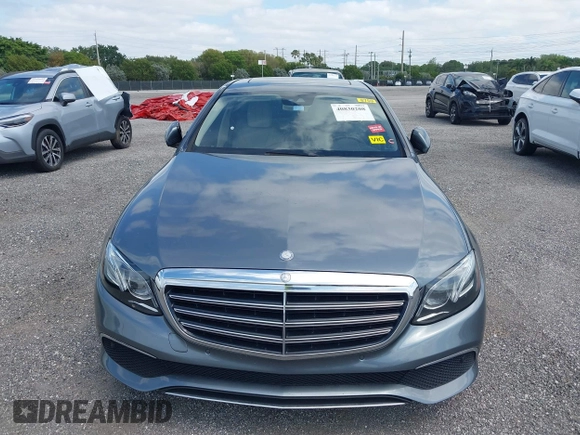2017 Mercedes-Benz E-Class E 300 Luxury with VIN WDDZF4JB2HA137353, listed as a IAAI auction lot 40830208 with 1 mi miles. Bid and sale history available at carsss.com. Image 12.