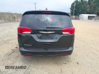 2017 Chrysler Pacifica Touring with VIN 2C4RC1DG8HR502333, listed as a IAAI auction lot 42357607 with 105,266 mi miles and . Bid and sale history available at DreamBid. Image 16.