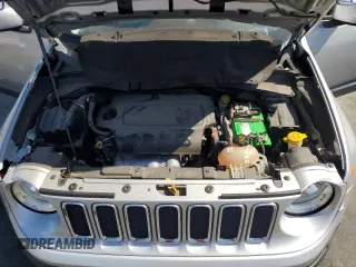 2015 Jeep Renegade Limited z VIN ZACCJADT6FPB79524, wystawiony jako Copart lot #57915315 z przebiegiem 73 810 mil mil oraz Szkoda całkowita • Salvage title. Historia ofert i sprzedaży dostępna na DreamBid. Obrazek 11.