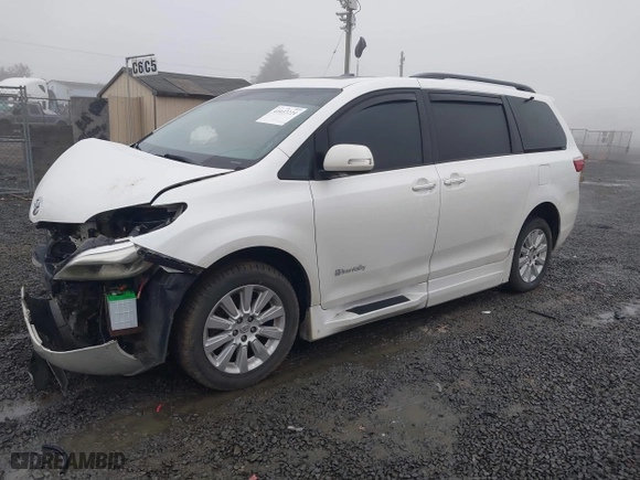 2016 Toyota Sienna XLE with VIN 5TDYK3DC6GS706142, listed as a IAAI auction lot 41037224 with 162,364 mi miles. Bid and sale history available at carsss.com. Image 17.