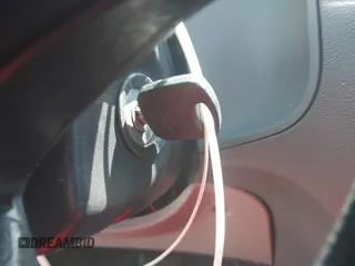2005 Ford Focus S с VIN 1FAFP34N45W101548, выставлен на аукционе IAAI как лот 42607412 с пробегом 180 785 миль миль и . История ставок и продаж доступна на DreamBid. Изображение 11.