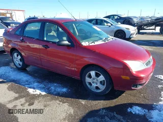 2005 Ford Focus S with VIN 1FAFP34N15W218150, listed as a IAAI auction lot 41396547 with 162,692 mi miles. Bid and sale history available at carsss.com. Image 1.