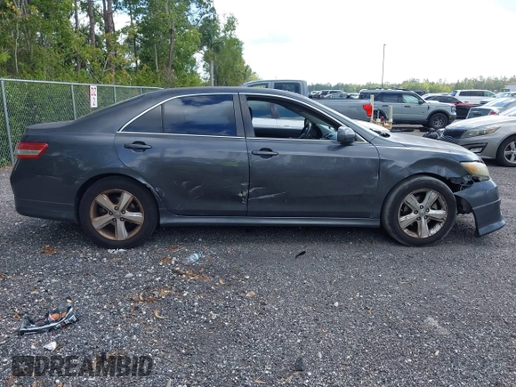 2011 Toyota Camry LE z VIN 4T1BF3EK8BU743564, wystawiony jako IAAI lot #41795818 z przebiegiem 168 877 mil mil oraz . Historia ofert i sprzedaży dostępna na DreamBid. Obrazek 14.