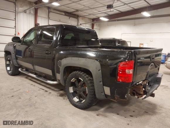 2007 Chevrolet Silverado 1500 LT w/1LT with VIN 3GCEK13M57G510256, listed as a IAAI auction lot 41690398 with 256,980 mi miles. Bid and sale history available at carsss.com. Image 3.