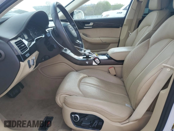 2017 Audi A8 z VIN WAU44AFD2HN009512, wystawiony jako Copart lot #50818385 z przebiegiem 44 175 mil mil oraz Szkoda całkowita • Salvage title. Historia ofert i sprzedaży dostępna na DreamBid. Obrazek 7.